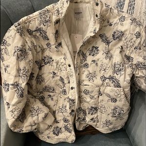 Kensie Fall Jacket Quilted Button Up Cream & Navy Floral Pattern